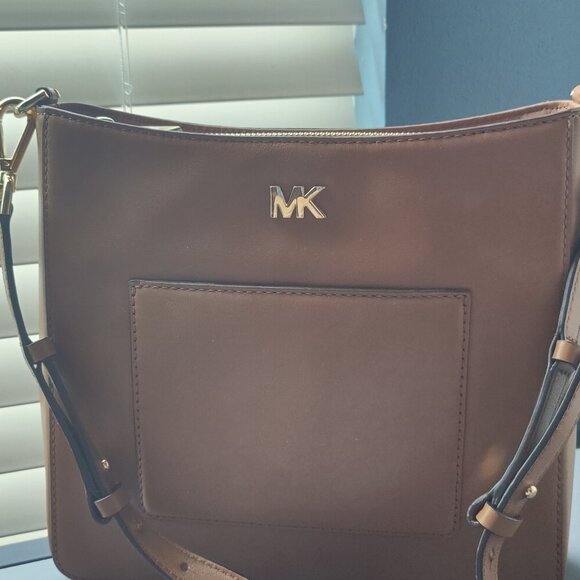 New Michael Kors Gloria brown purse with tags